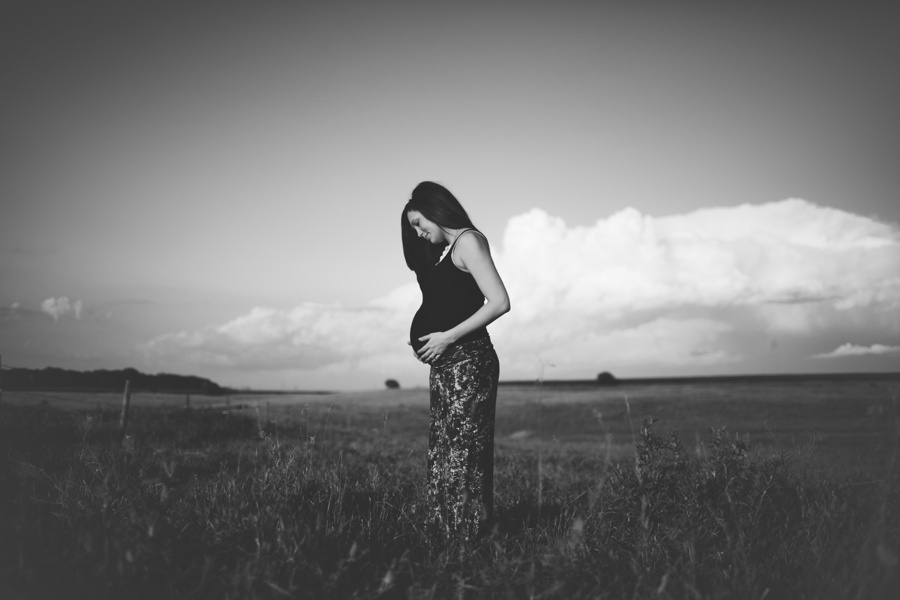 rustic outdoor engagement maternity photographer lincoln nebraska